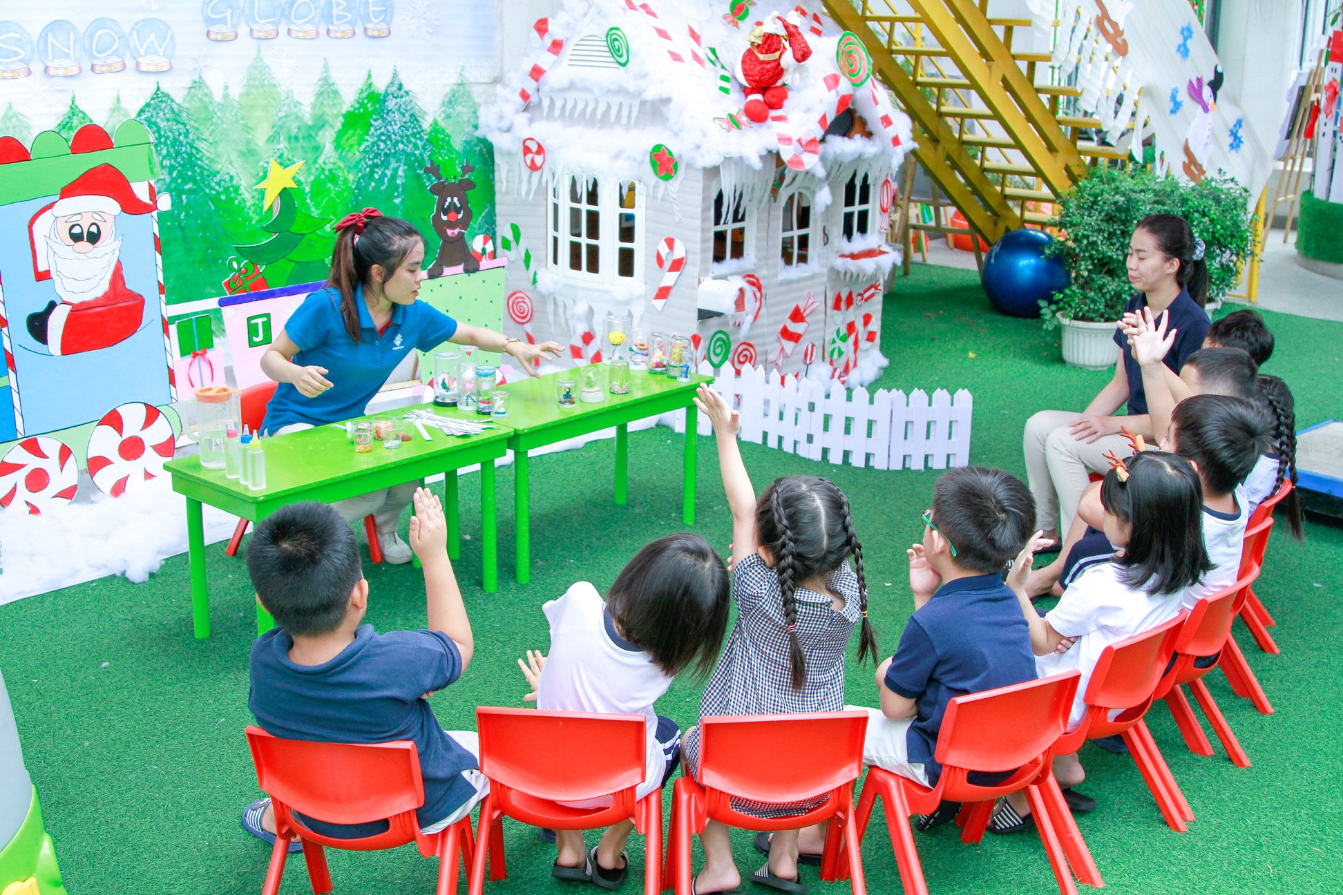 Kindy City International Preschool quả cầu tuyết diệu kỳ đón Noel 2021